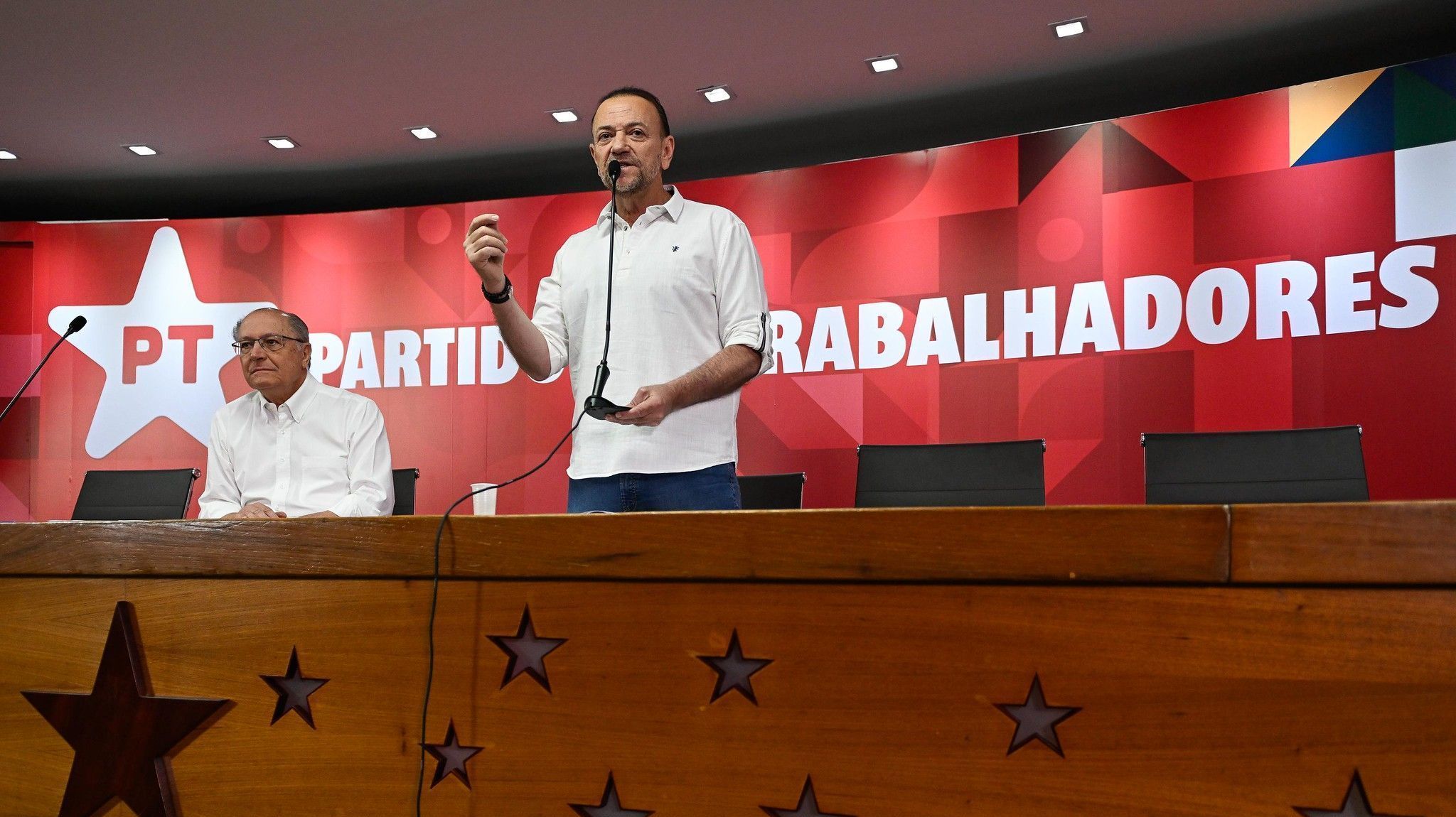 Ancelotti comenta primeiras impressões sobre o Brasil: "Mundo engraçado"