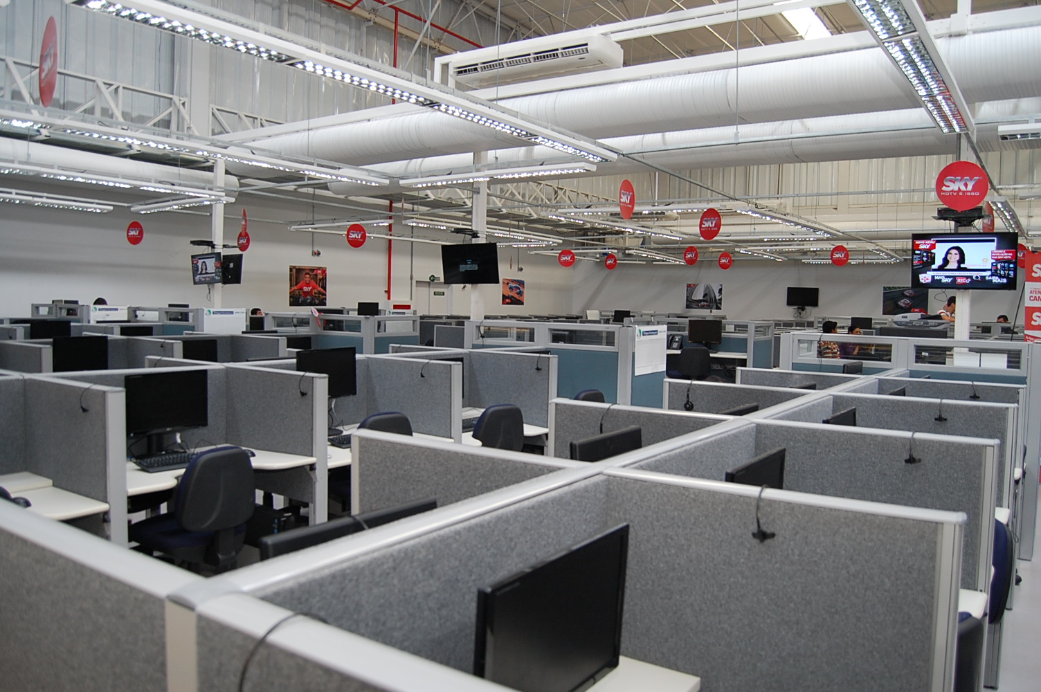 Teleperformance oferece 1.000 vagas de emprego com cursos de capacitação em parceria com Senac e Prefeitura de São Gonçalo