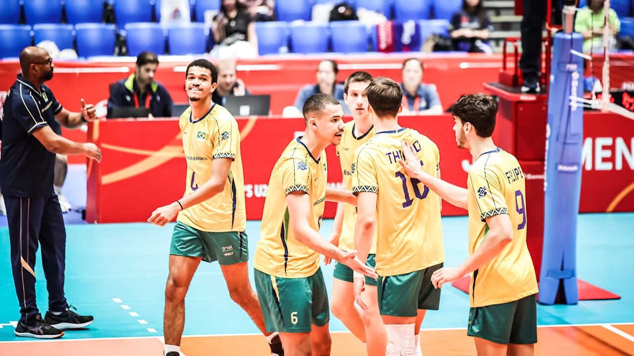Gabi Guimarães é recepcionada com carinho no Mundial de Vôlei, na Tailãndia. (Foto: Reprodução / @cbvolei)
