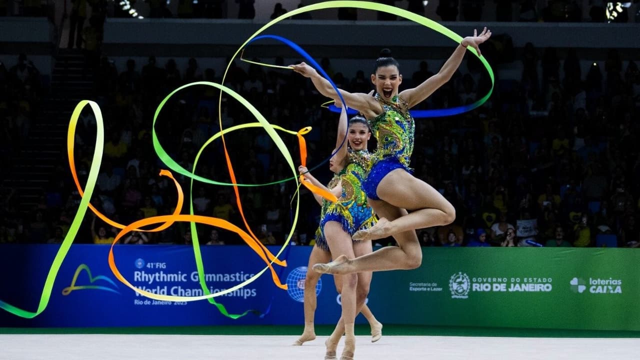 Equipe de Ginástica Rítmica usava som da torcida do Flamengo em treinos (Fotos: Lucas Bayer / Lance! e Ivan Carvalho / CBG)