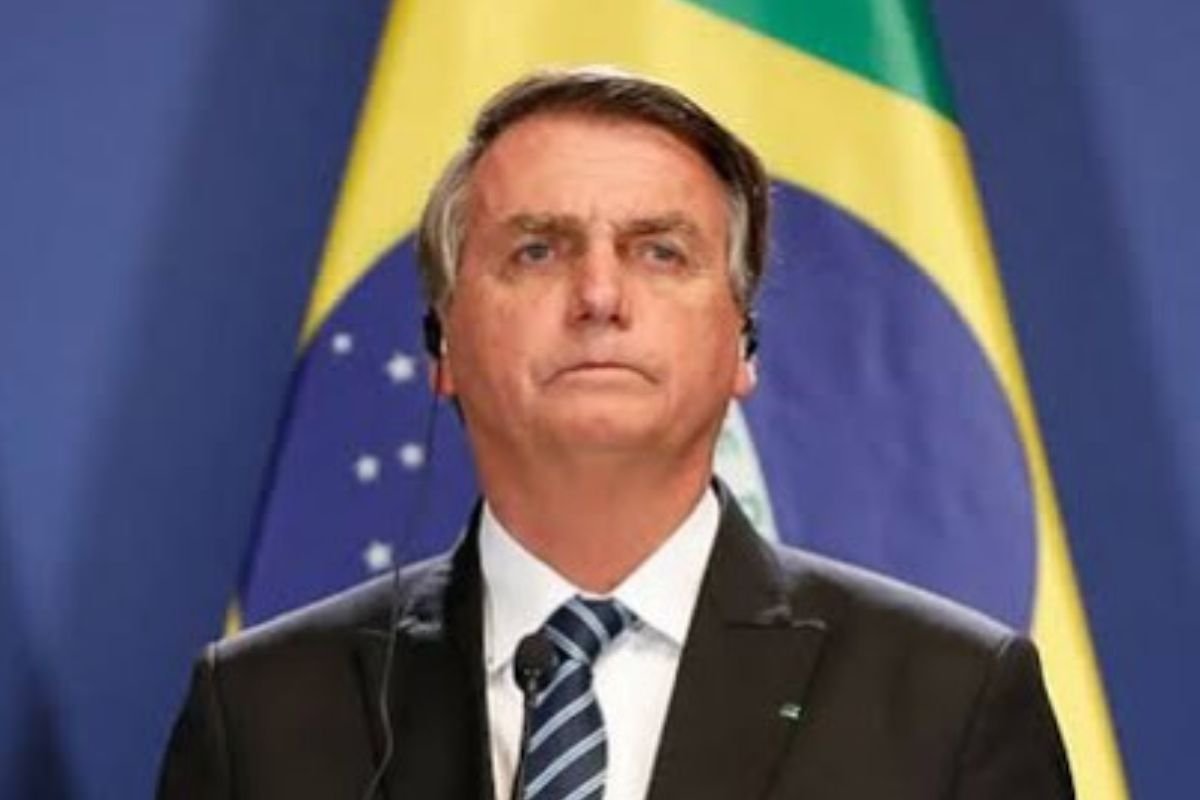 Primeira Turma do STF condena Jair Bolsonaro e sete aliados por tentativa de golpe e outros crimes; Alexandre Ramagem responde por três crimes.