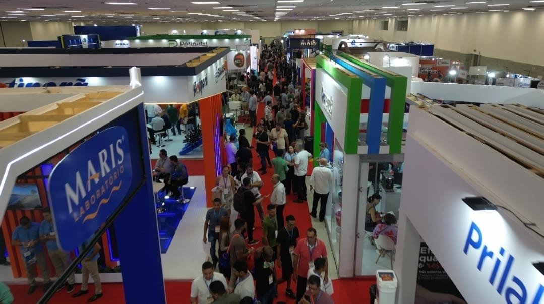 Imagens dos stands da FENACAM 2024