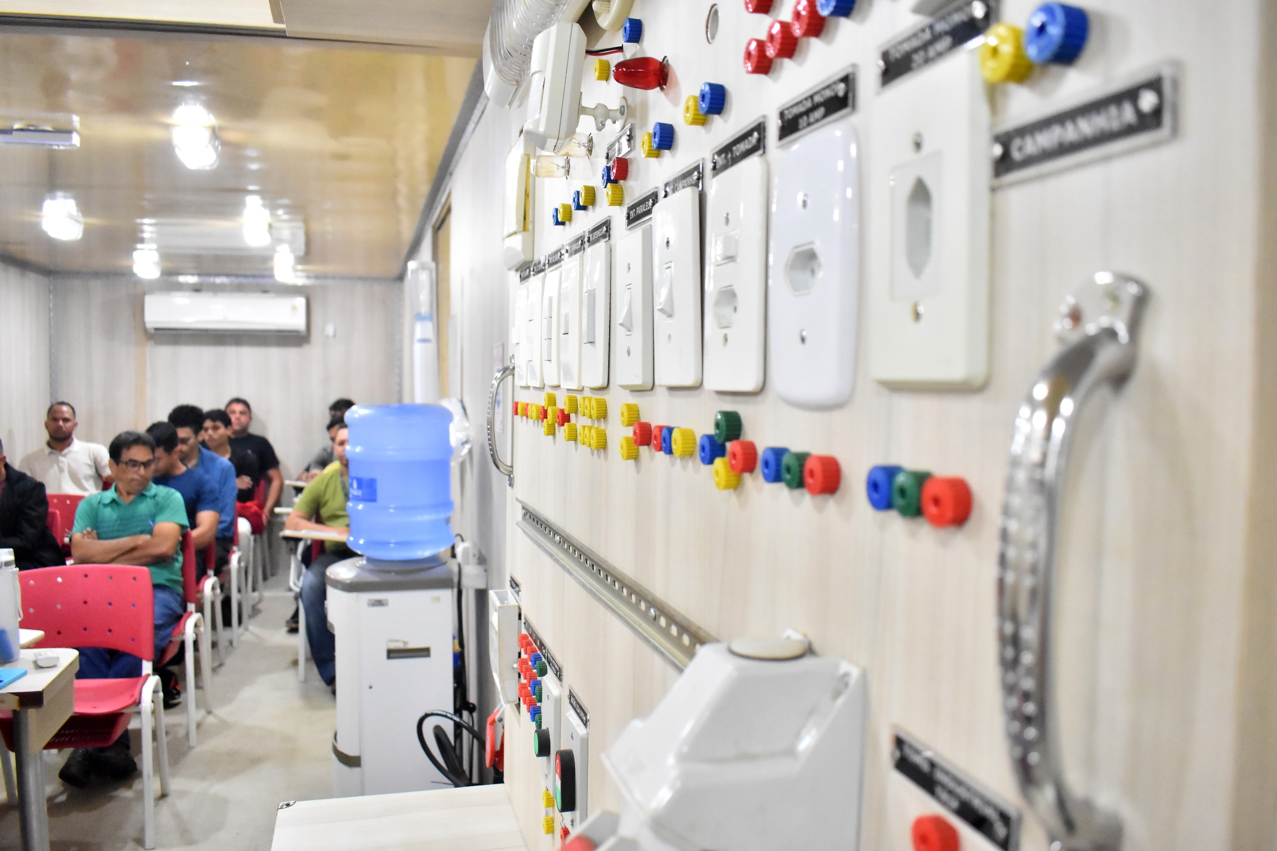 Prefeitura de São Gonçalo oferece curso de eletricista predial em parceria com o Senai