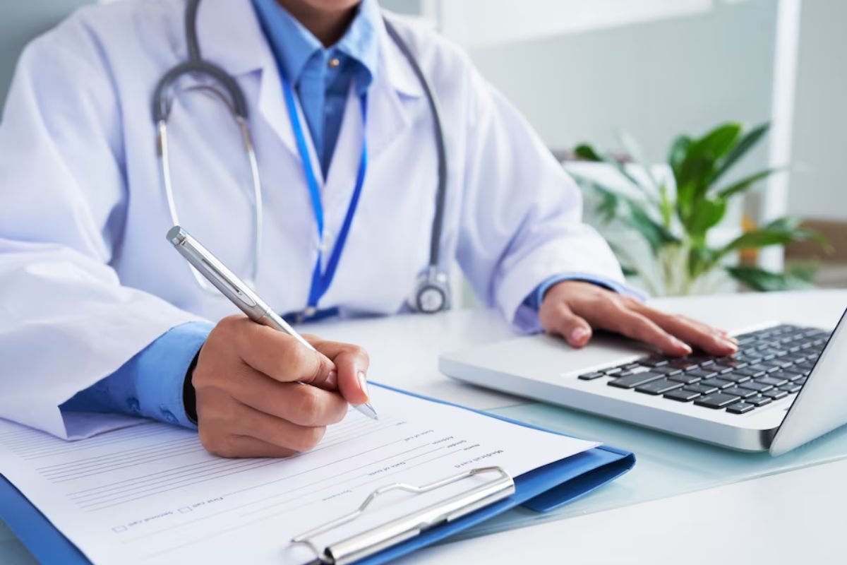 Ministro Nunes Marques reverte decisão do TRF5 e restabelece regras do MEC sobre abertura de curso de Medicina em Natal pelo UNI-RN.