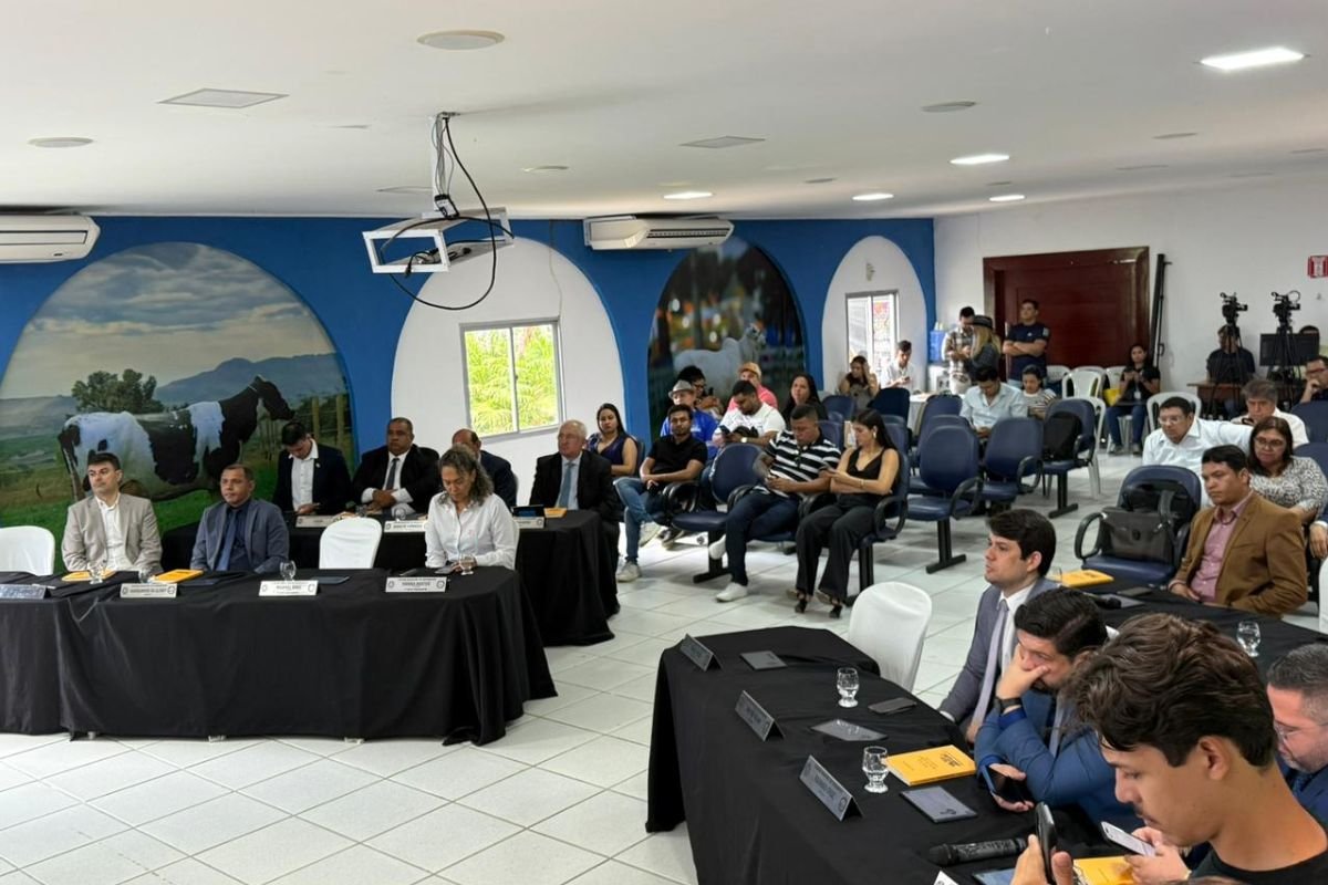 Camara-de-Parnamirim-sessao-Festa-do-Boi.jpg Câmara de Parnamirim realiza 108ª sessão ordinária no Parque Aristófanes Fernandes durante Festa do Boi e entrega título de Cidadã Honorária.