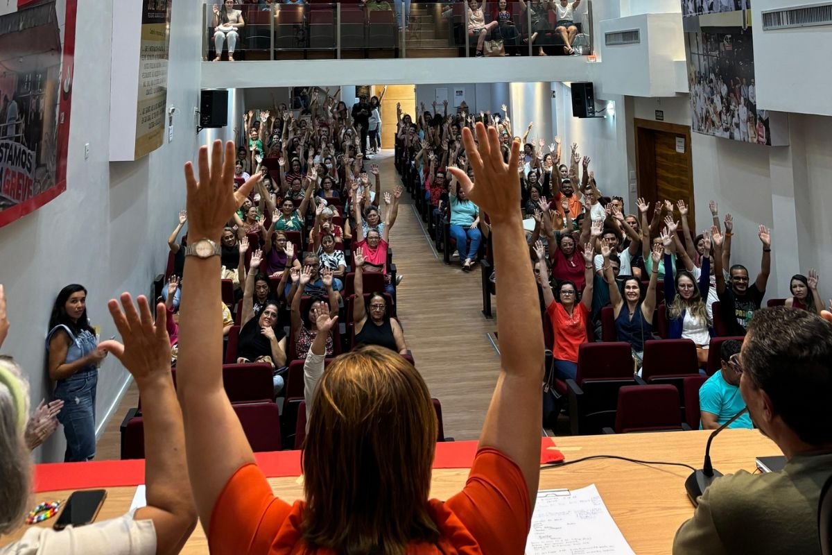 Servidores administrativos da saúde do RN iniciam greve a partir de 20/10 por avanços em jornada, gratificações, horas extras e vale alimentação.