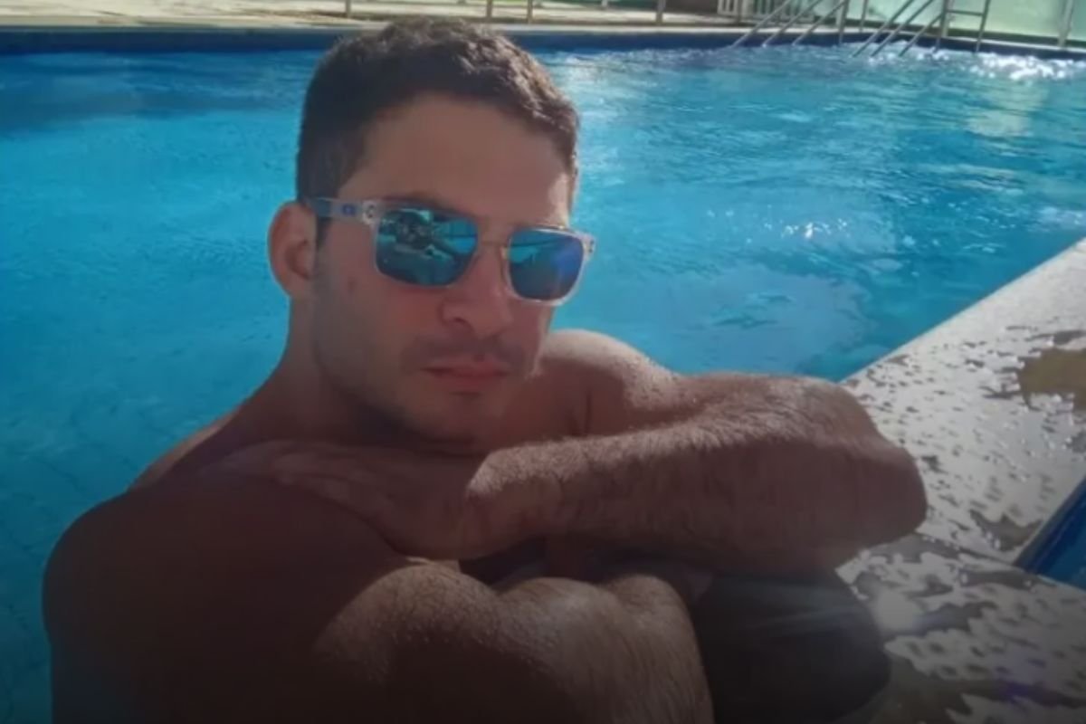 Igor Cabral, preso por agredir a namorada com 60 socos, teve pedido de cela isolada negado pela SEAP por falta de celas individuais no sistema prisional.