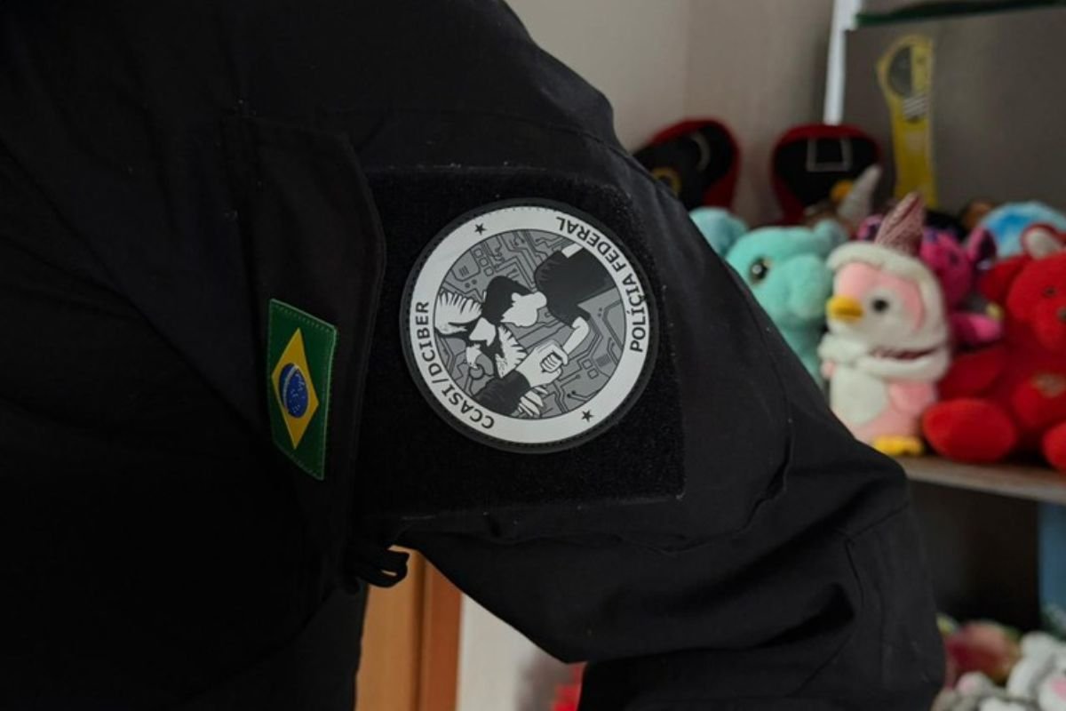 Polícia Federal realiza a Operação Proteção Integral III e prende suspeitos de crimes sexuais contra crianças e adolescentes em 16 estados.