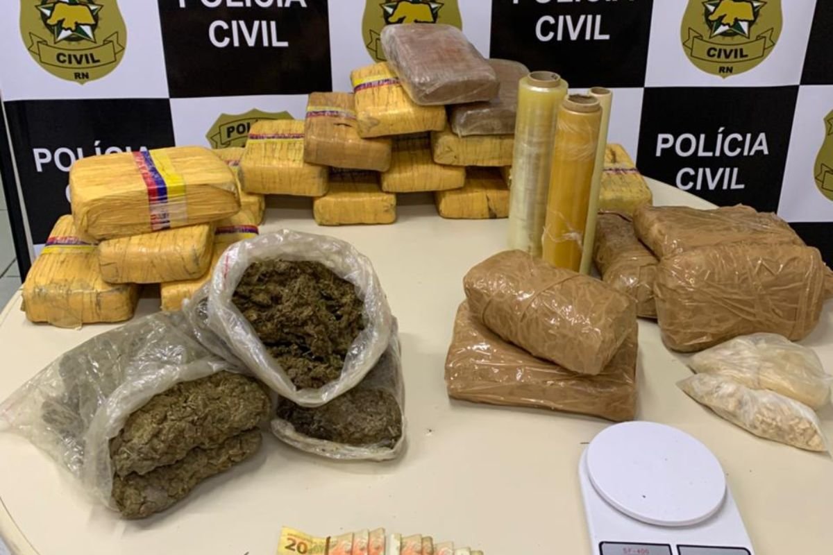 Operacao-Torniquete-Joao-Camara.jpg Operação Torniquete da Polícia Civil prende líderes de facção e apreende 20kg de drogas em João Câmara, no RN.