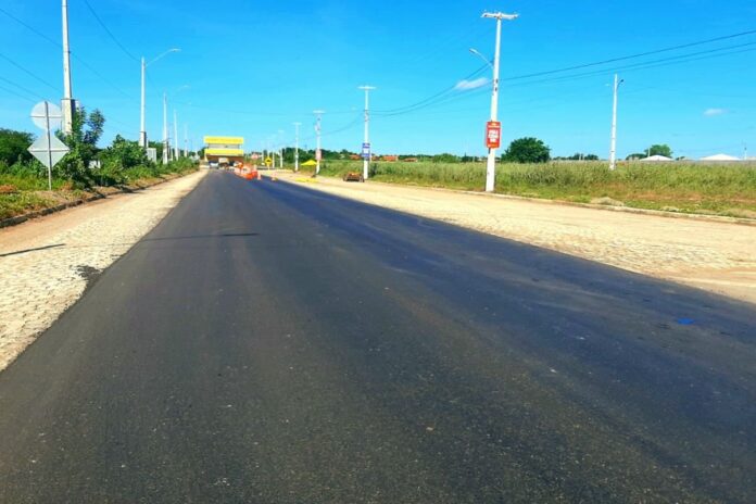 Governo do RN inicia recuperação de trechos em Macau, com investimento de R$ 12,6 mi, melhorando acesso à Ilha de Santana e Praia de Camapum.