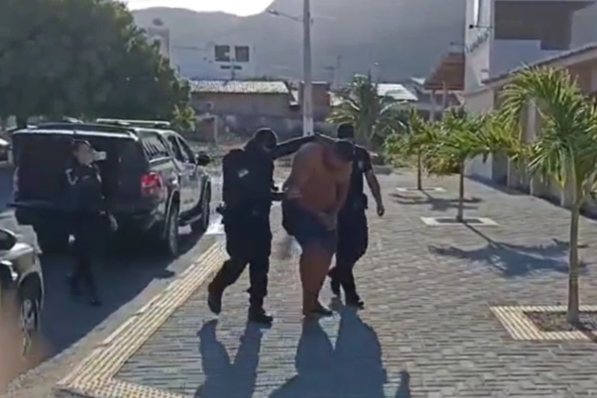 prisao-por-trafico.jpg Polícia Civil do RN prende quatro homens e uma mulher em Patu e São Gonçalo do Amarante na Operação Reincidivus contra o tráfico de drogas.