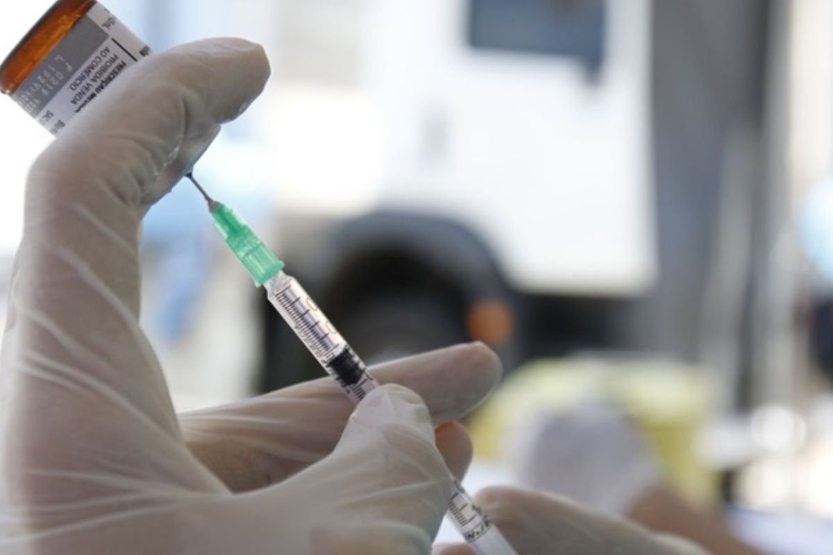 Comissão de Educação discute PL que exige apresentação da caderneta de vacinação para matrícula em escolas de toda a educação básica.