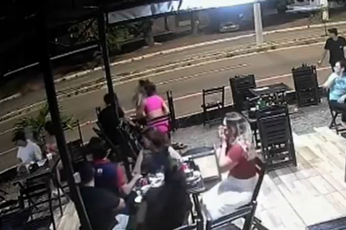 acidente-na-AV-Ayrton-Senna.jpg O jovem atropelado no acidente na Avenida Ayrton Senna está em estado grave e precisa de doação de sangue urgente. Família pede ajuda da população.