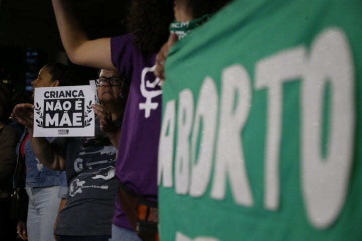 Natália e Mineiro propõem que resolução sobre aborto em menores vire lei