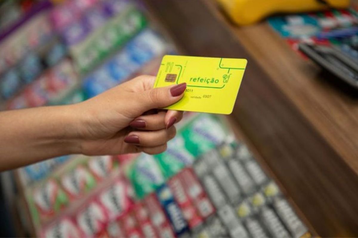 vale-alimentacao.jpg Novo decreto sobre vale-alimentação e refeição amplia concorrência, define teto de tarifas e promete economia de R$ 8 bilhões por ano.