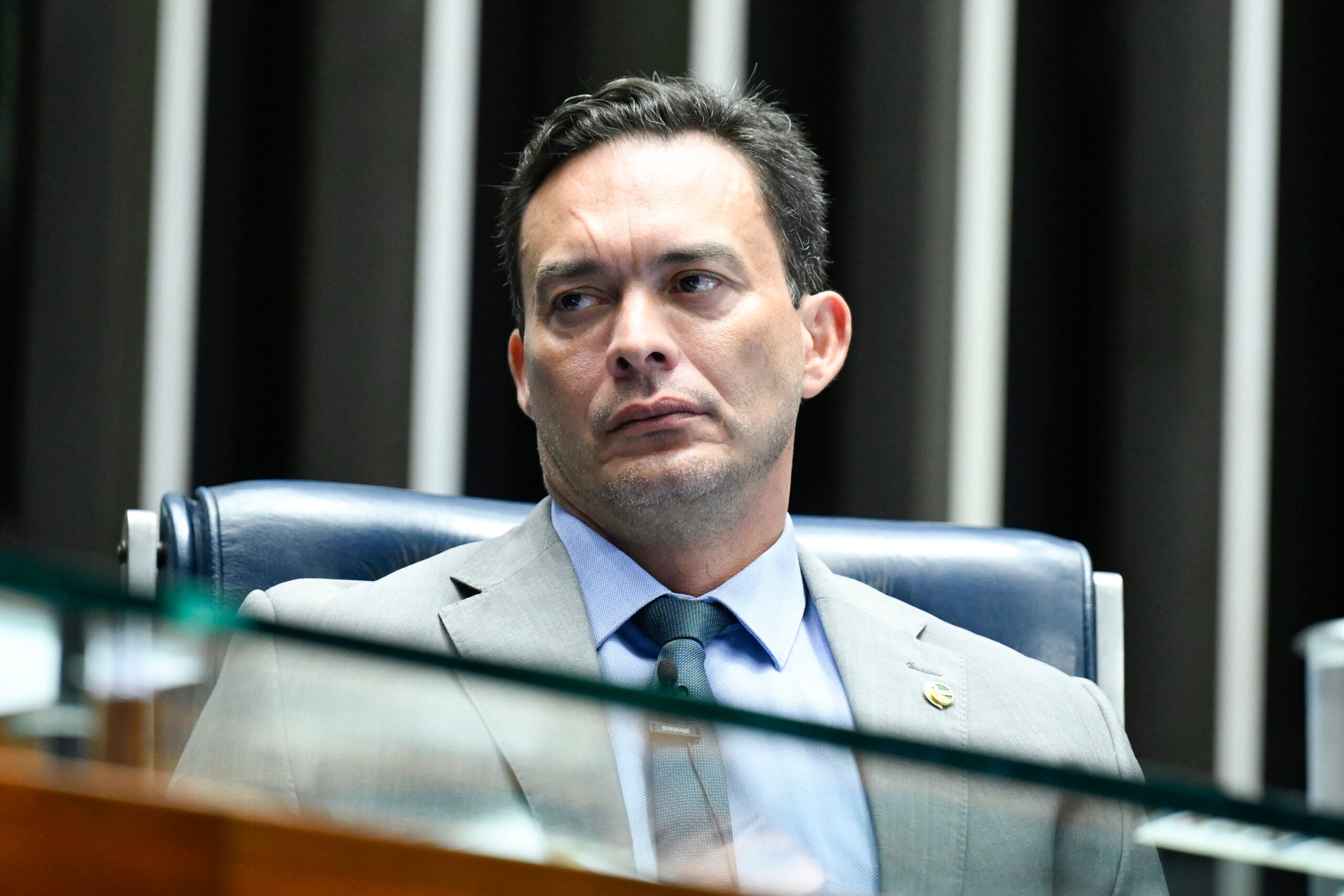 Styvenson se ausenta em votação de projeto que eleva taxação de bets e fintechs