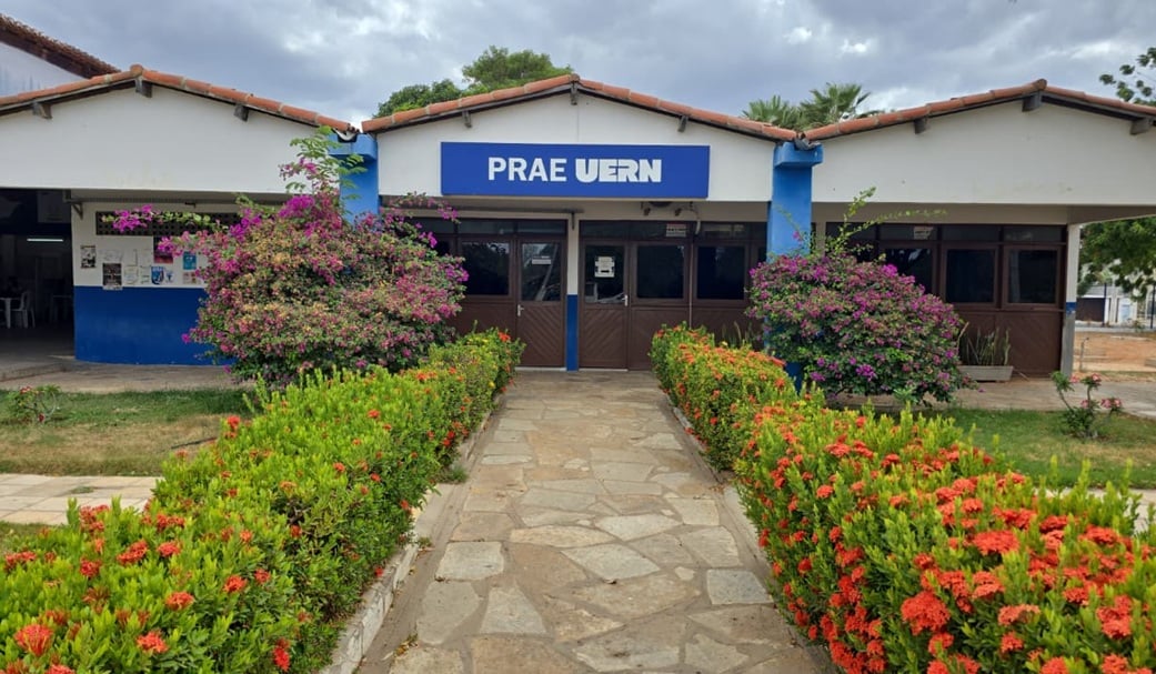 UERN reajusta bolsas e cria novos programas estudantis