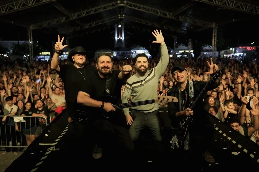 Banda Rosa de Saron volta a Natal e aproveita para comer camarão “de verdade”