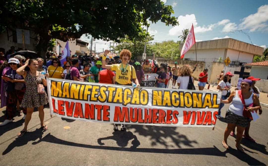 Mulheres em Natal denunciam feminicídios; atos ocorreram em todo o Brasil