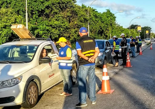 Nova lei no RN permite quitar IPVA e multas na blitz e evitar remoção do veículo