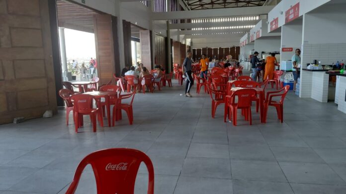 Trabalhadores do Mercado da Redinha rejeitam cobrança de couvert artístico