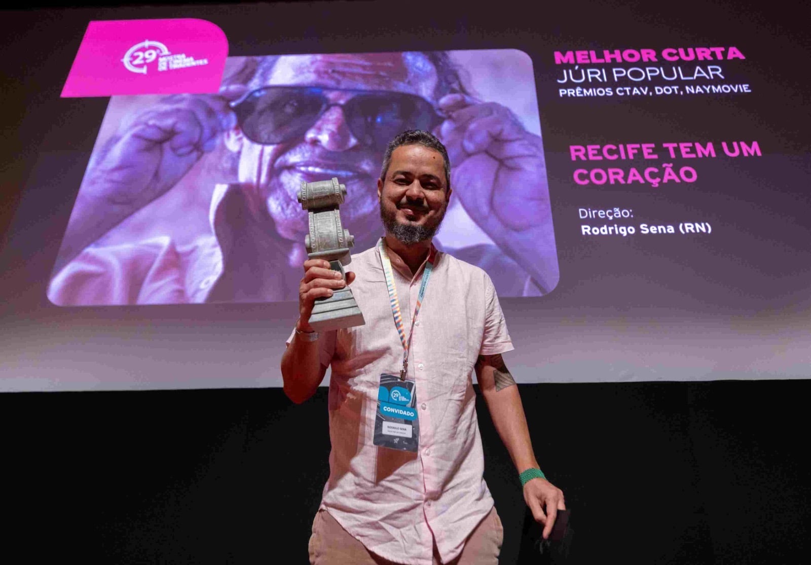 Cineasta potiguar Rodrigo Sena conquista o Júri Popular em Tiradentes