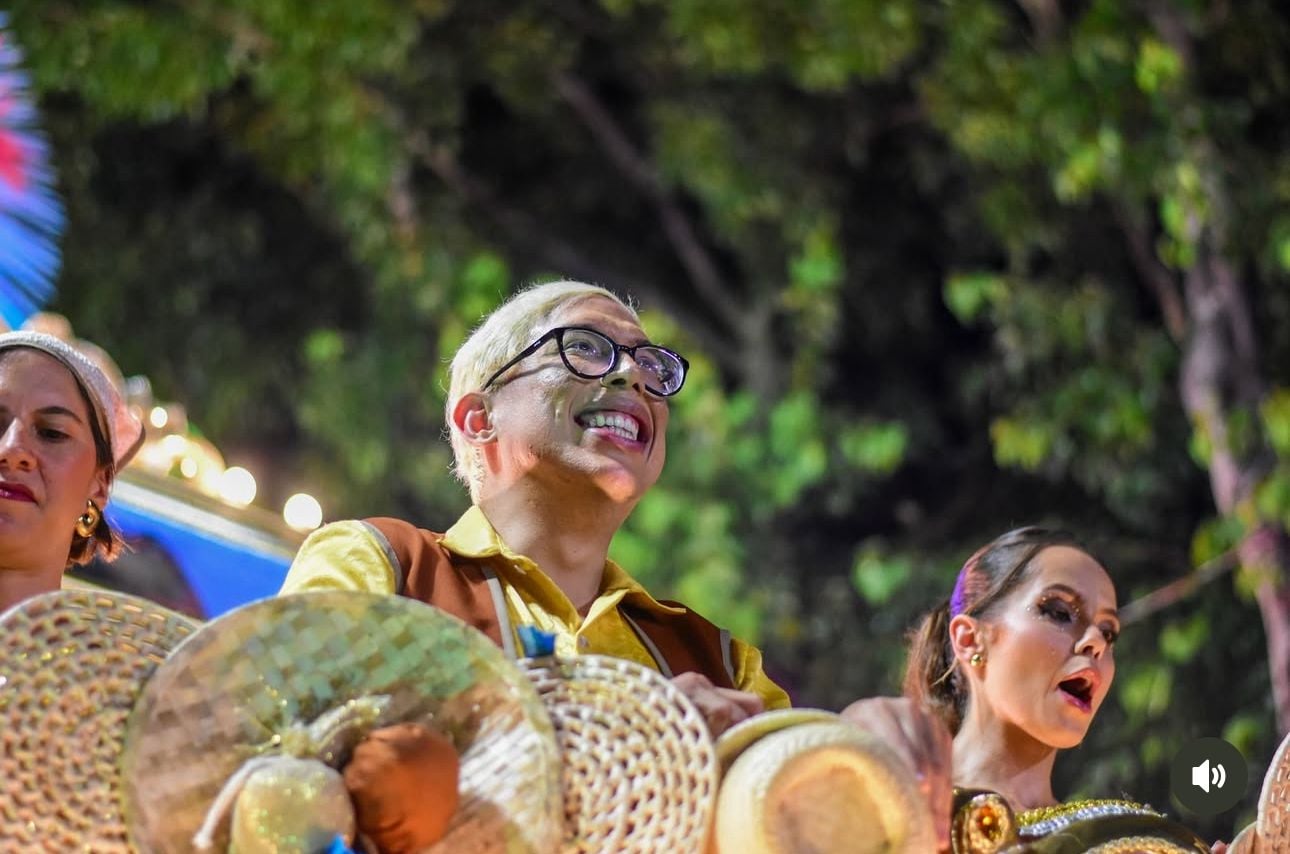 WhatsApp-Image-2026-02-16-at-11.42.48.jpeg Potiguar Ivan Baron desfila em escola que homenageou Lula no RJ